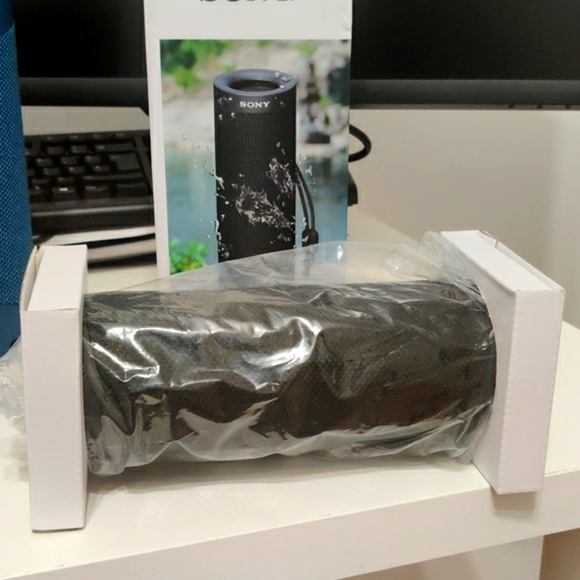 Sony SRS-XB23 Extra BASS Wireless Speaker IP67 Bluetooth - Picture 3 of 6